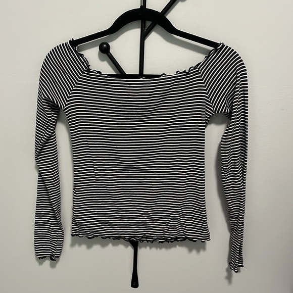 Hollister off the shoulder striped long sleeve - Picture 2 of 2